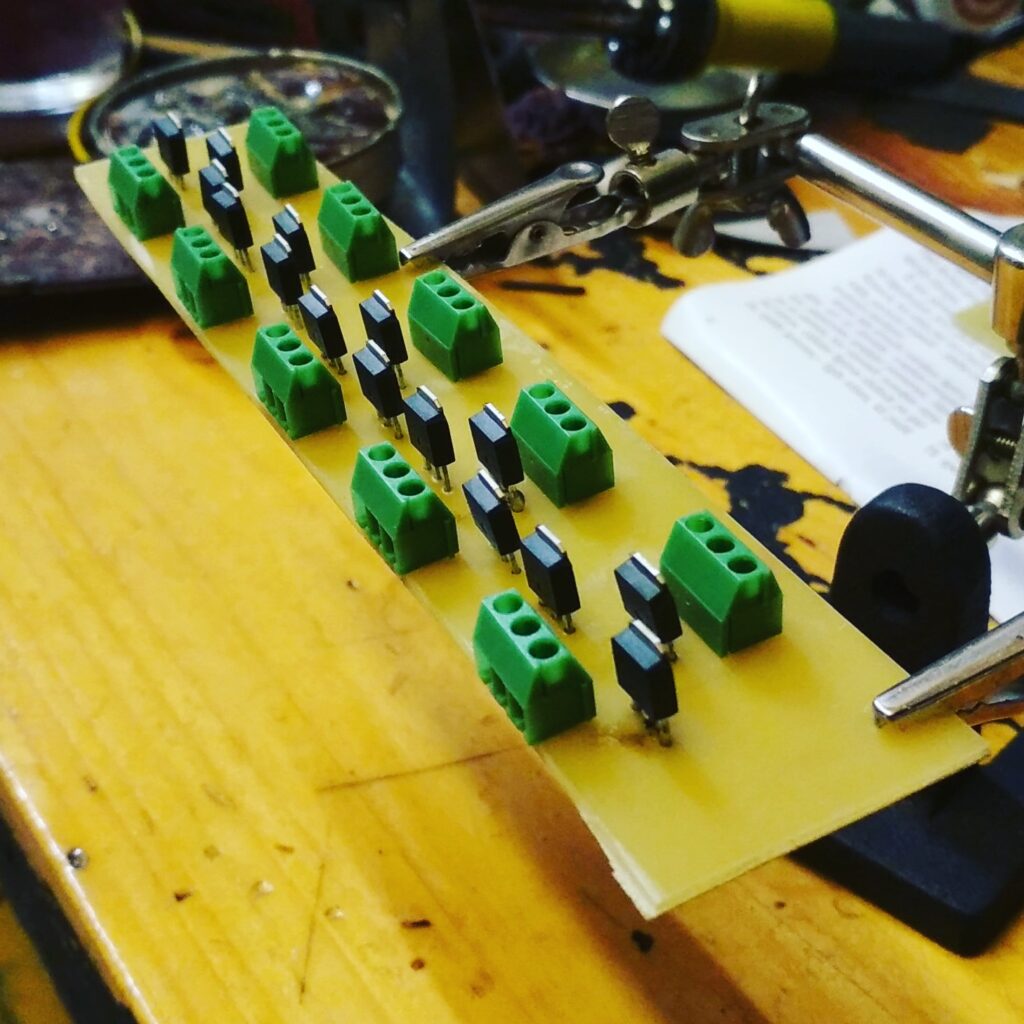 RGB diožu kontroles plate