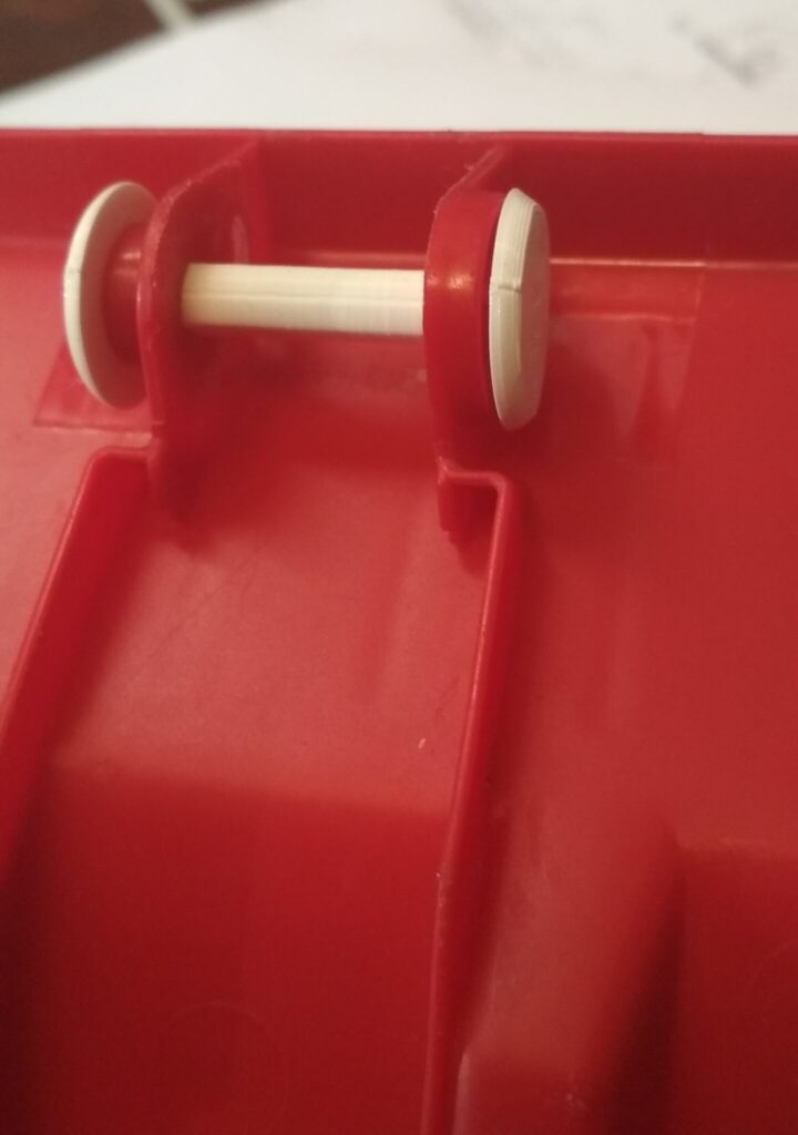 Jauna ass rotaļu pašizgāzējam