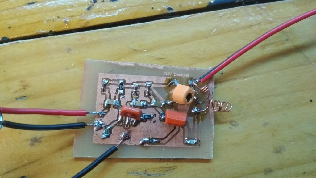 Pielodēta barošana un mikrofons...šī plate diemžēl nestrādāja