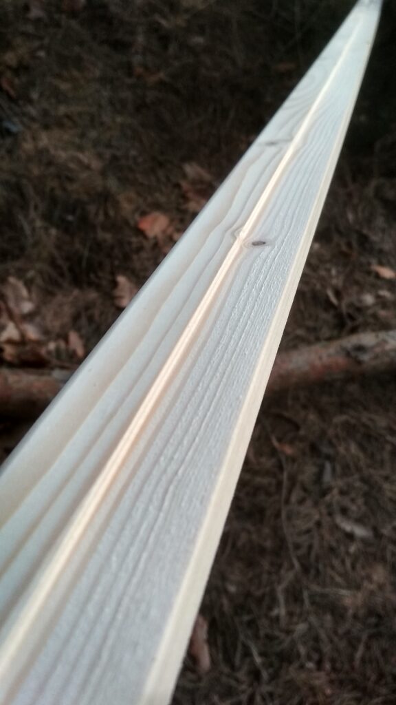 Izfrēzētās gropes saplākšna iesēdināšanai