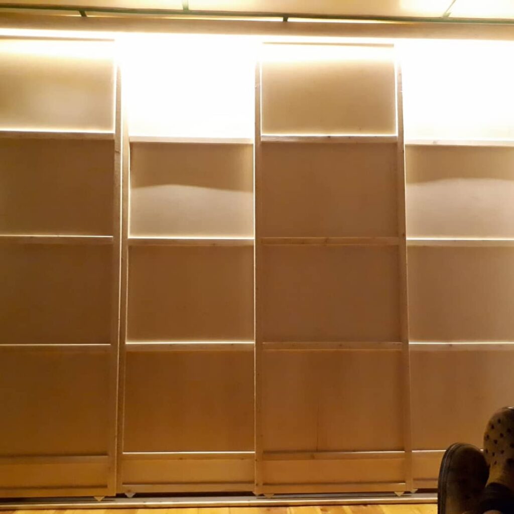 Paneļi ar LED apgaismojumu