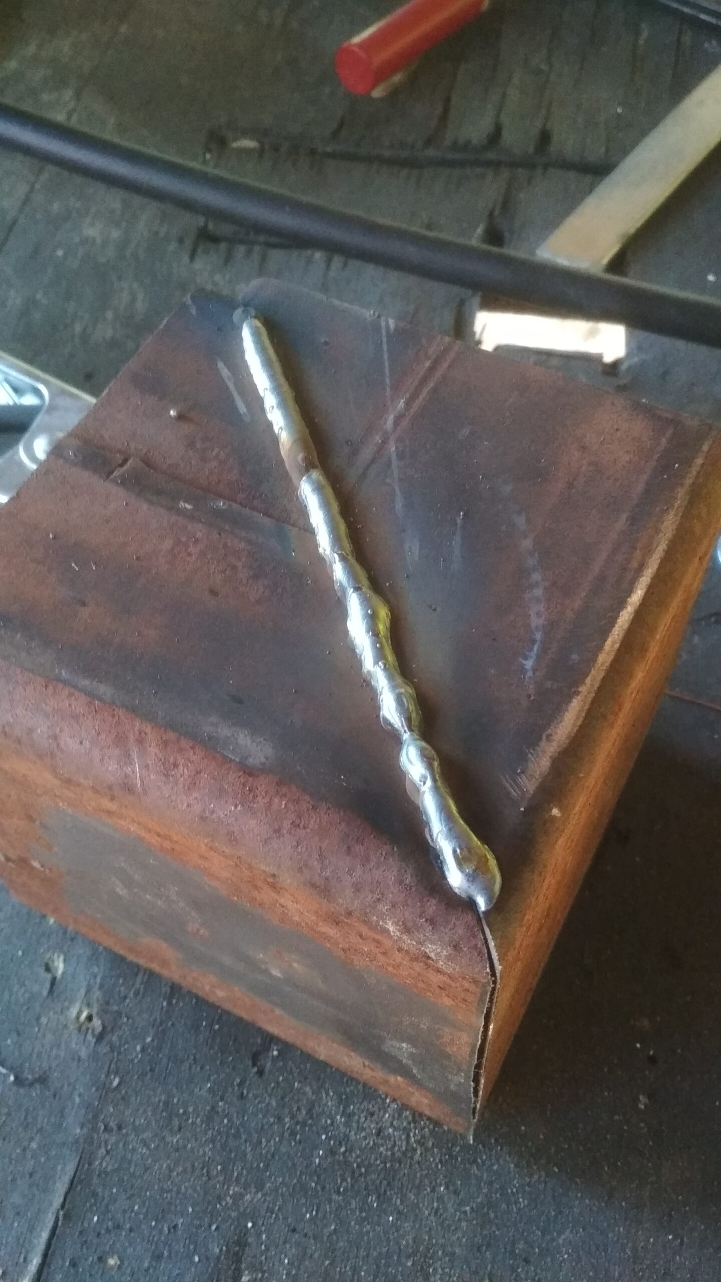 Pirmās šuves ar MIG